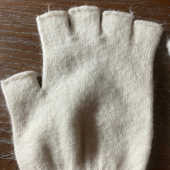 Women Cream Colored Knit Half-Fingers Gloves - OS - Picture 4 of 5